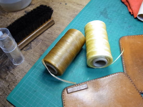 手縫い革製品